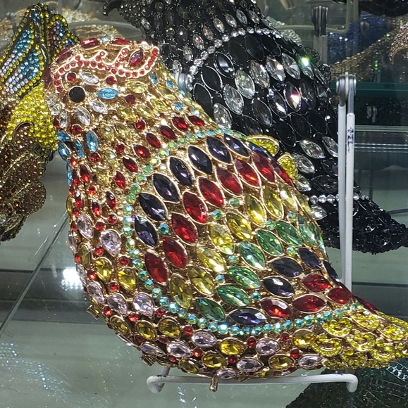 Parrot Crystal Clutch - Picture 2 of 7